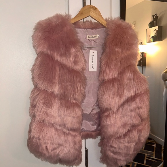 Faux fur vest ❤️ - Picture 1 of 2